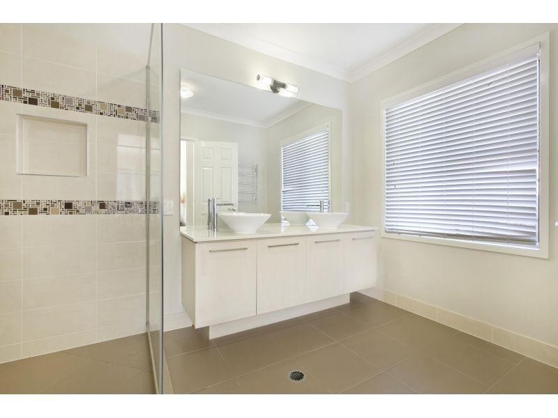 85 Watervale Pde, Wakerley QLD 4154