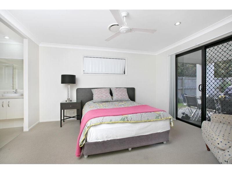 9 Robin Close, Wakerley QLD 4154