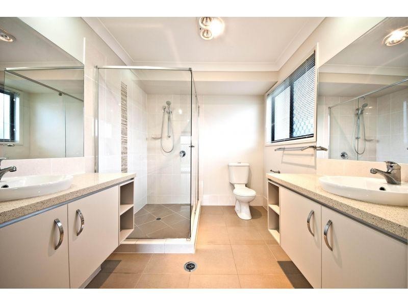 9 Robin Close, Wakerley QLD 4154