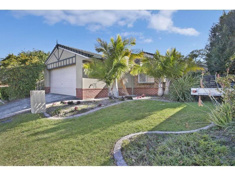 8 ISAACS WAY, Wakerley QLD 4154