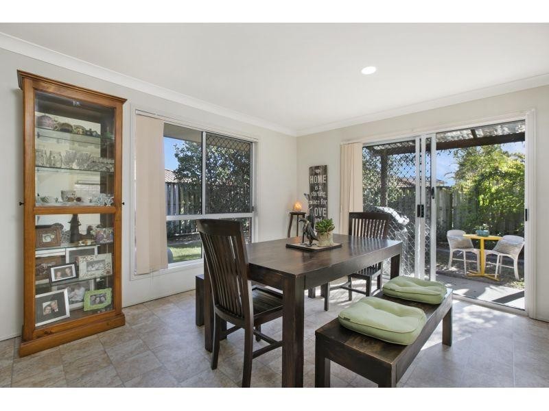 8 ISAACS WAY, Wakerley QLD 4154