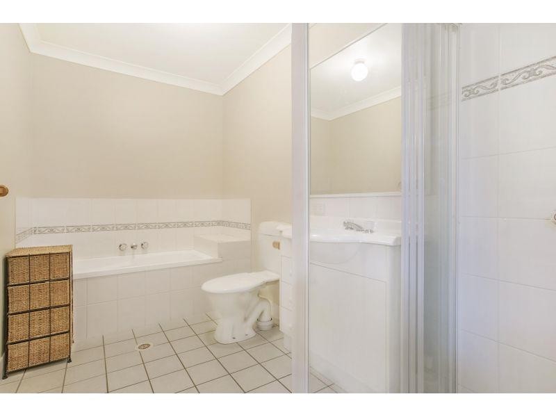 8 ISAACS WAY, Wakerley QLD 4154