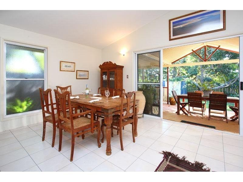 75 Waterview Avenue, Wynnum QLD 4178