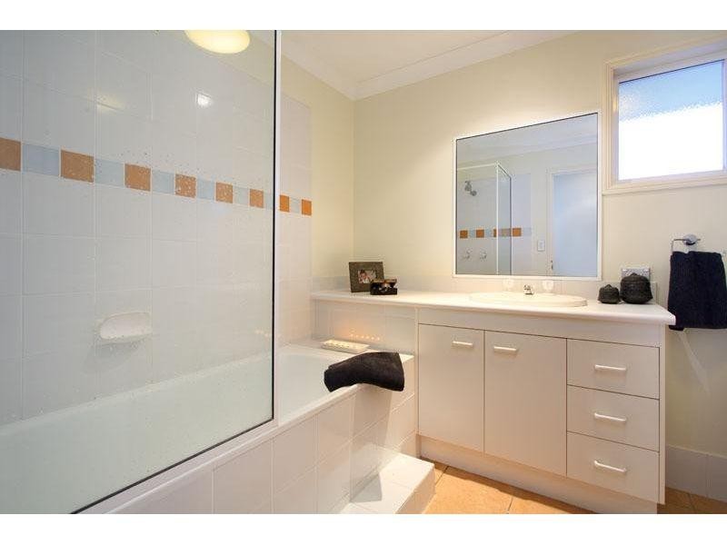 75 Waterview Avenue, Wynnum QLD 4178