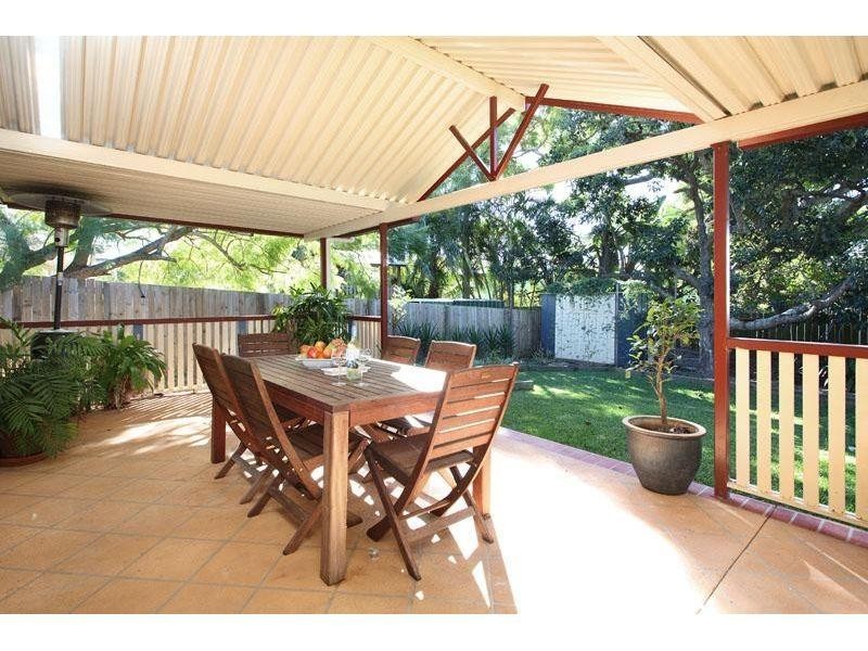 75 Waterview Avenue, Wynnum QLD 4178
