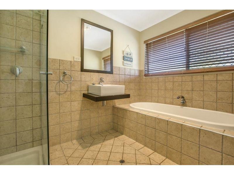 1 Marlin Street, Thorneside QLD 4158