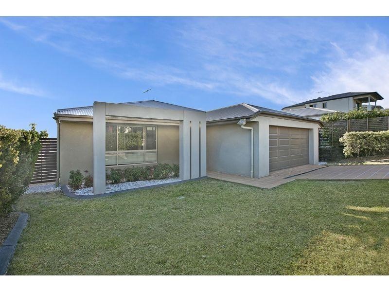 11 Lachlan Drive, Wakerley QLD 4154