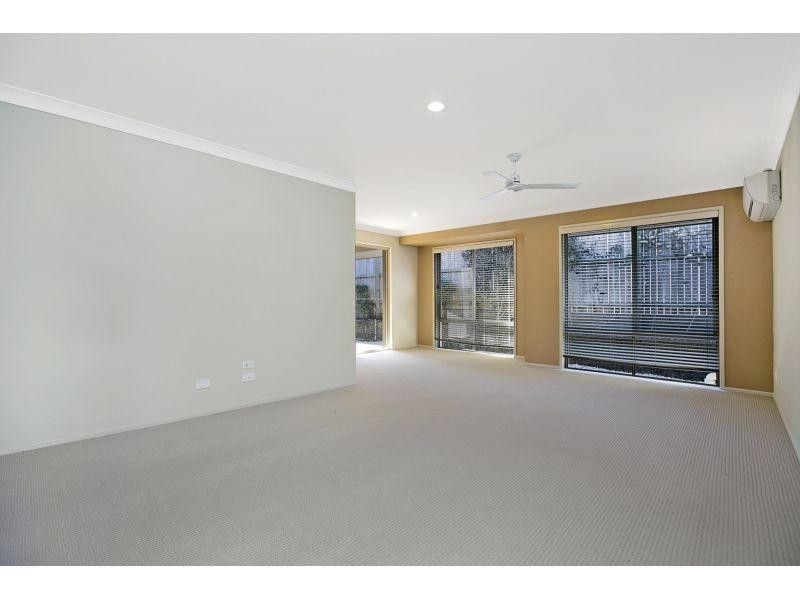 11 Lachlan Drive, Wakerley QLD 4154