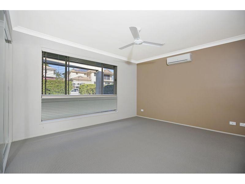 11 Lachlan Drive, Wakerley QLD 4154