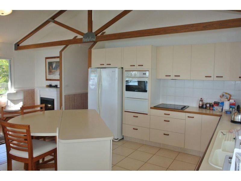 51 Coondooroopa Drive, Macleay Island QLD 4184