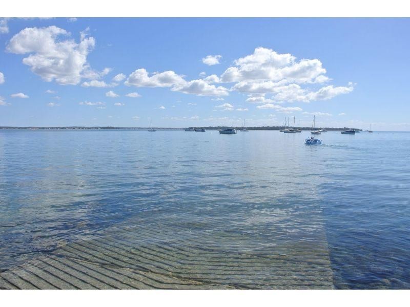 51 Coondooroopa Drive, Macleay Island QLD 4184