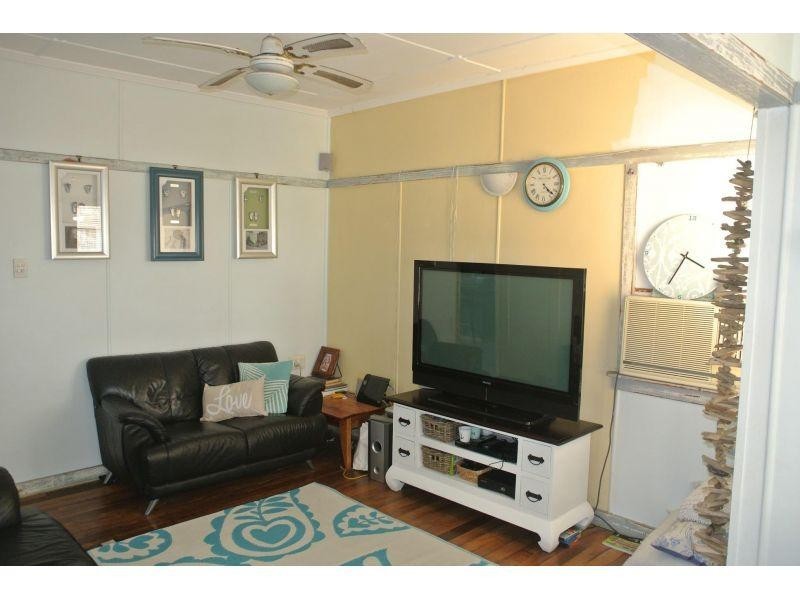 42 Pansy Street, Wynnum QLD 4178
