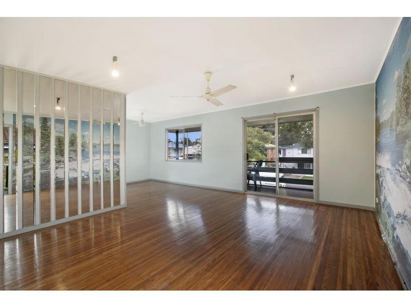 22 Clare Avenue, Wynnum West QLD 4178