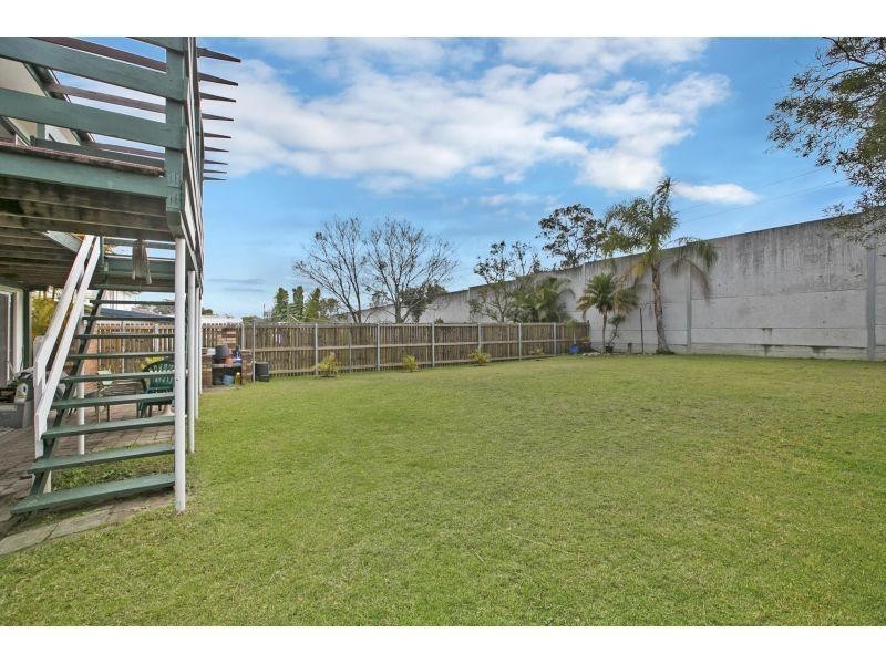 22 Clare Avenue, Wynnum West QLD 4178