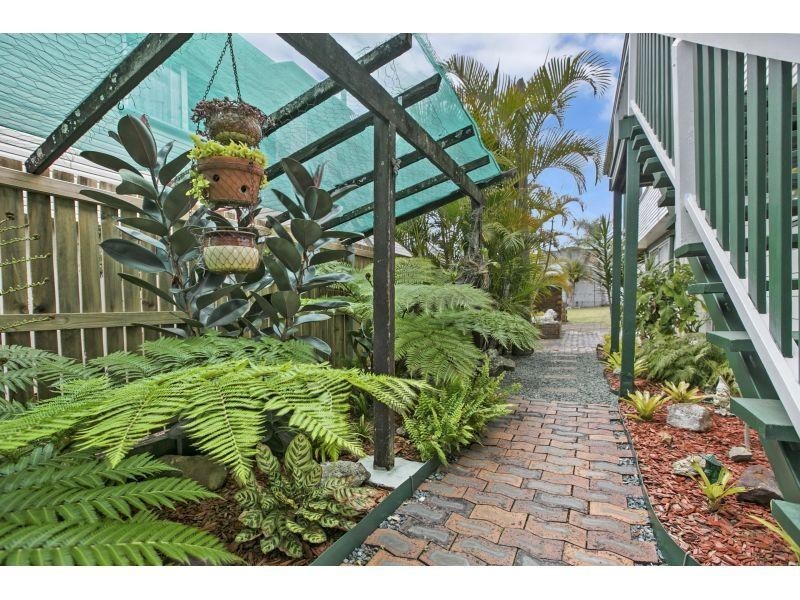 22 Clare Avenue, Wynnum West QLD 4178
