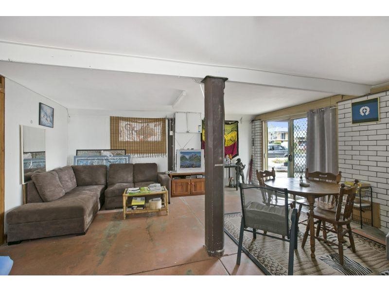 22 Clare Avenue, Wynnum West QLD 4178