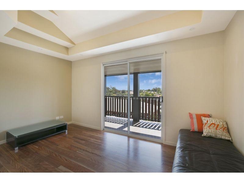 313 Wondall Rd, Wynnum West QLD 4178