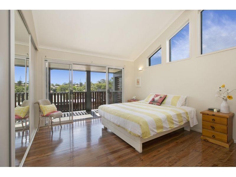 313 Wondall Rd, Wynnum West QLD 4178