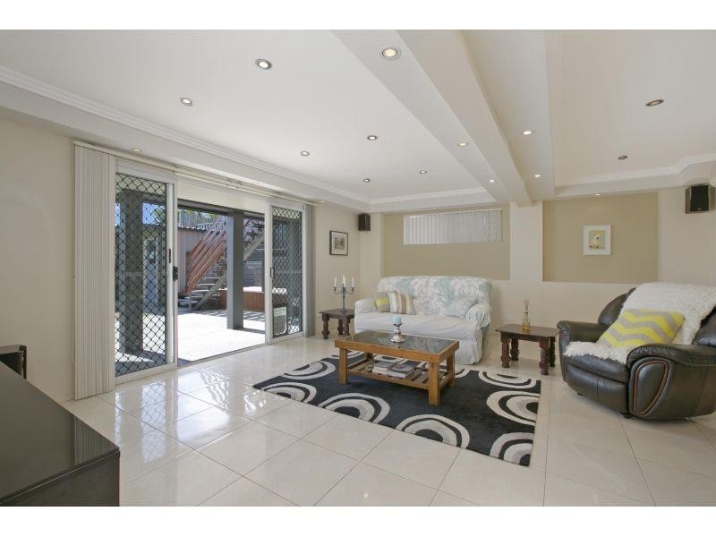 313 Wondall Rd, Wynnum West QLD 4178