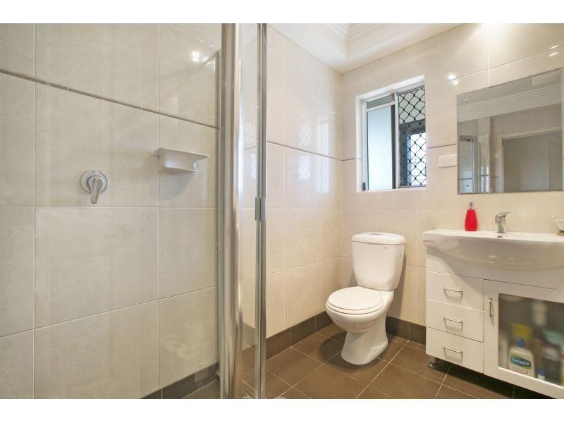 313 Wondall Rd, Wynnum West QLD 4178