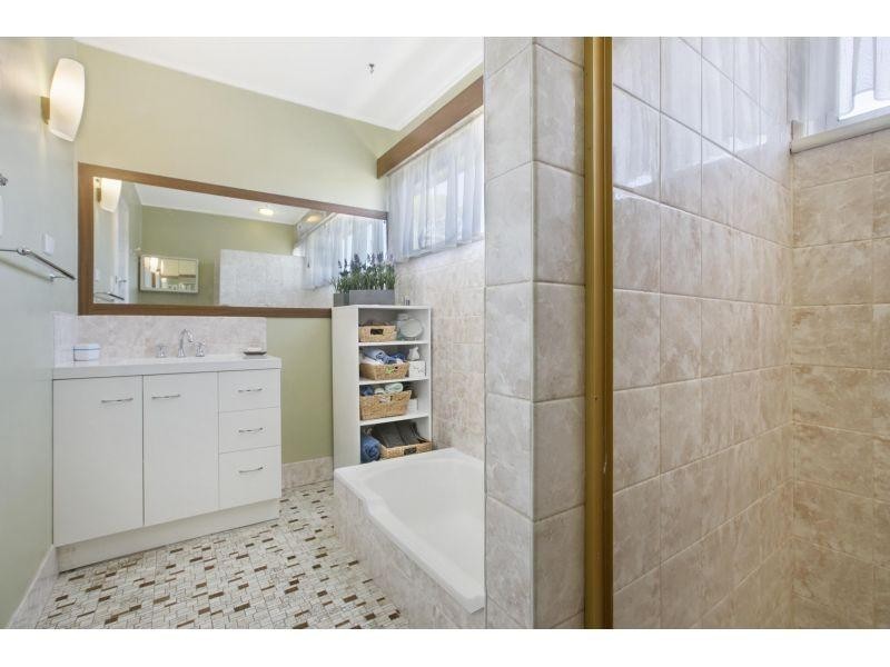 2 Brierty Street, Wynnum West QLD 4178