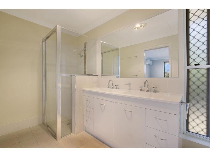 53 Foch Street, Wynnum West QLD 4178