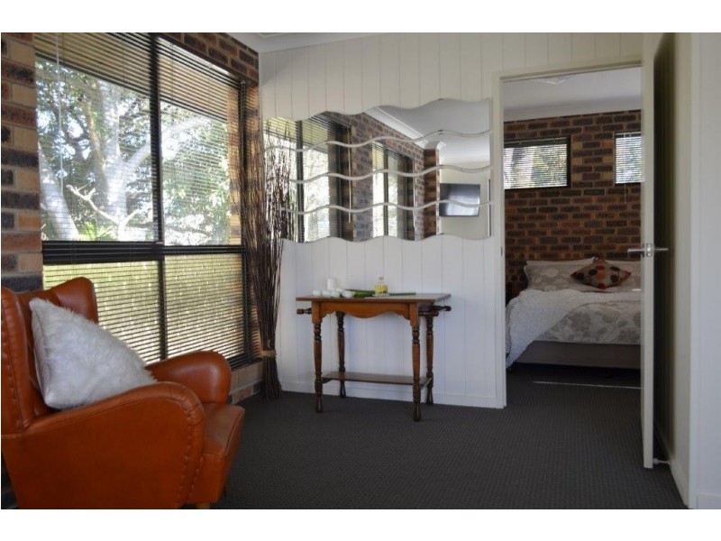 92 Midgen Street, Kooringal QLD 4025