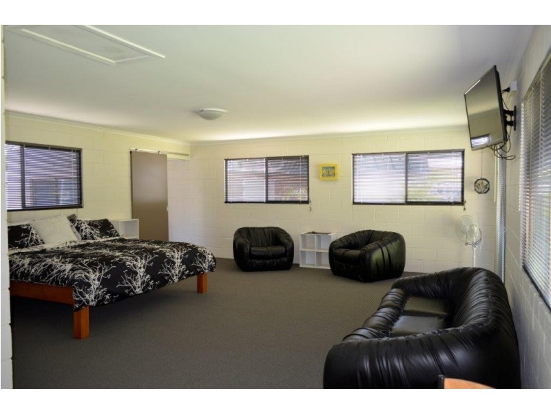 92 Midgen Street, Kooringal QLD 4025