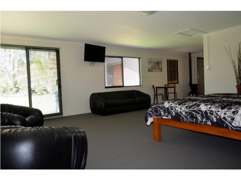 92 Midgen Street, Kooringal QLD 4025