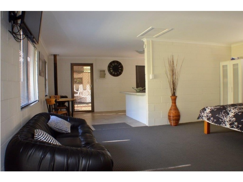 92 Midgen Street, Kooringal QLD 4025