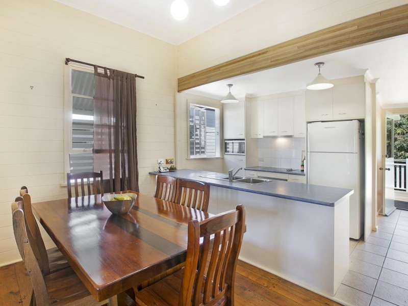 32 Barnham Street, Wynnum QLD 4178