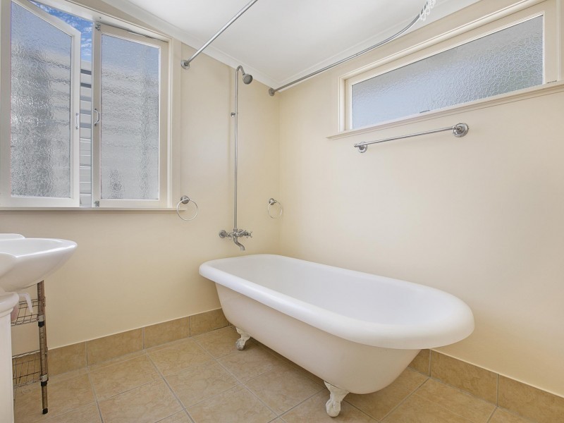 32 Barnham Street, Wynnum QLD 4178