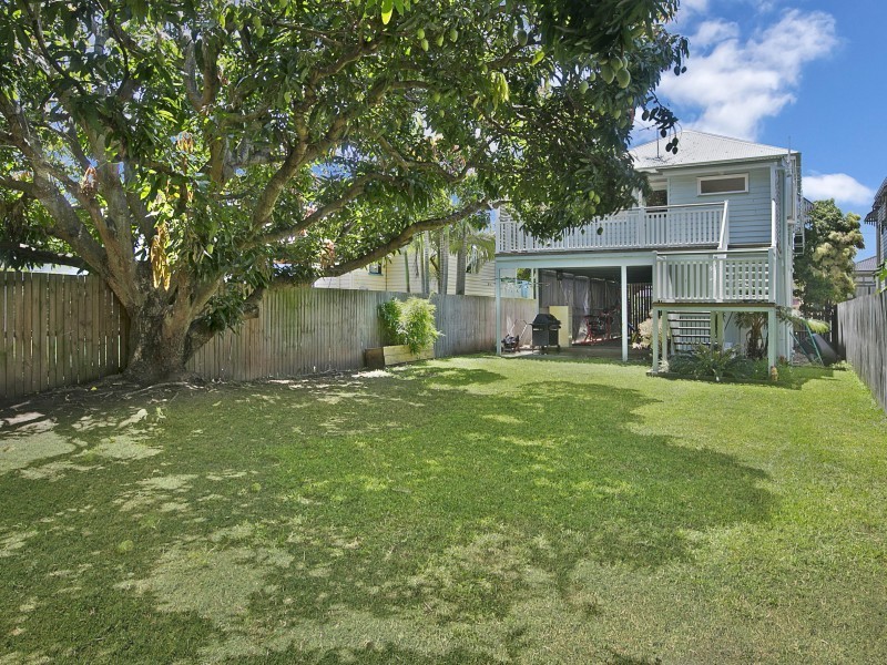 32 Barnham Street, Wynnum QLD 4178