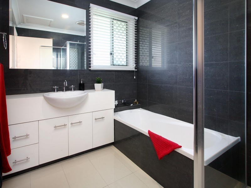 11 Eadie Place, Hemmant QLD 4174