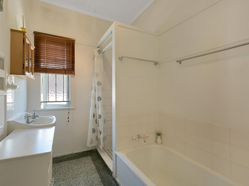 114 Moreton Avenue, Wynnum QLD 4178