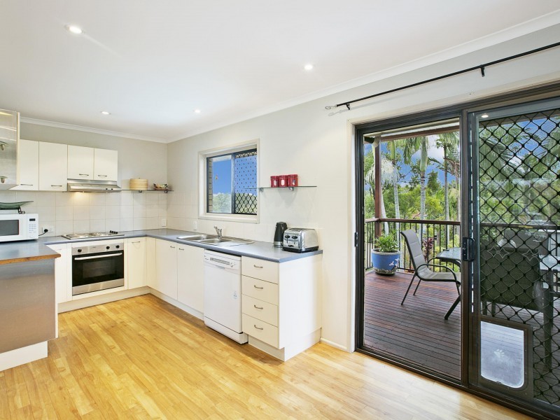 3 Dove Street, Birkdale QLD 4159