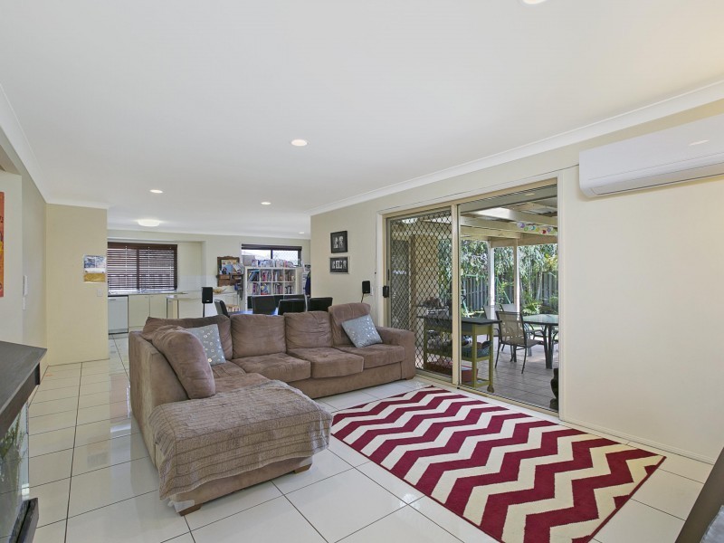 22 Isaacs Way, Wakerley QLD 4154