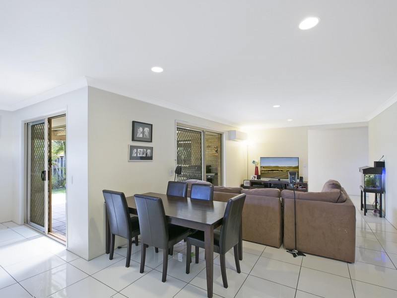 22 Isaacs Way, Wakerley QLD 4154