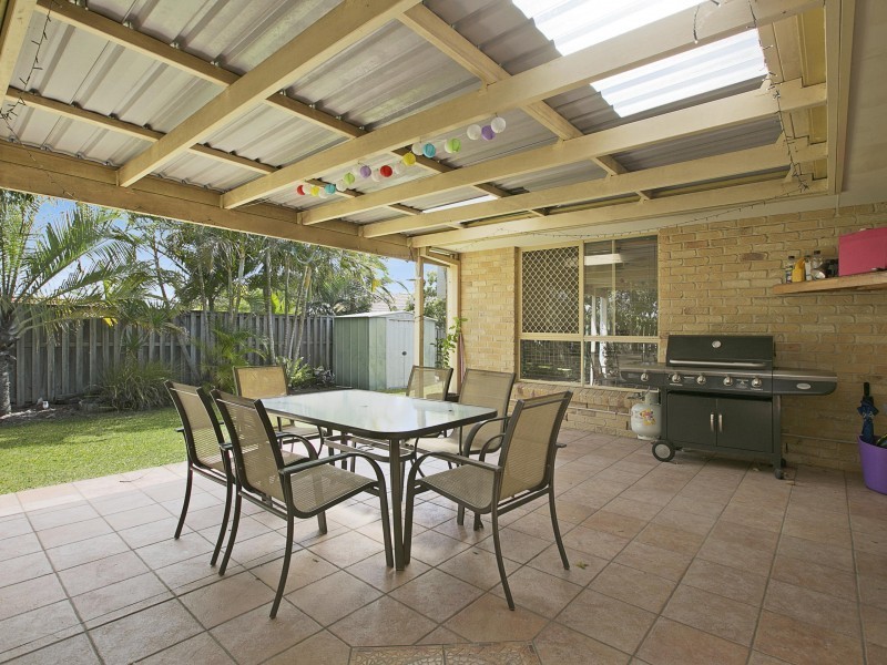 22 Isaacs Way, Wakerley QLD 4154