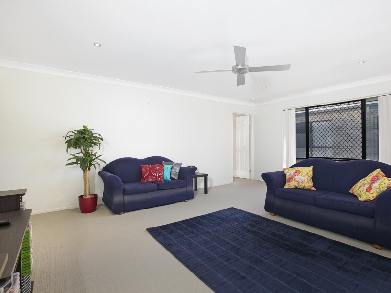 53  Friend Street, Wakerley QLD 4154