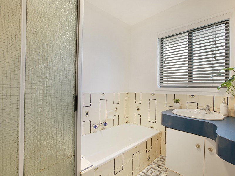 12 Horsley Street, Belmont QLD 4153