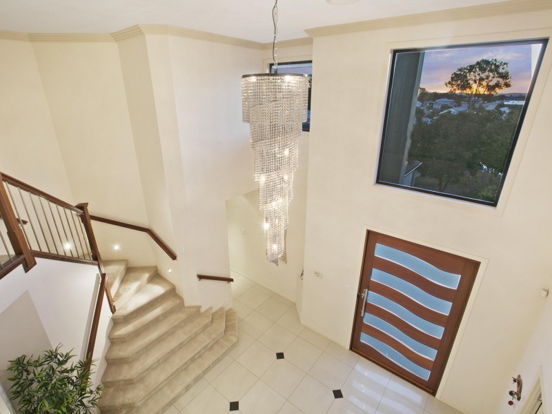 8 Lachlan Drive, Wakerley QLD 4154