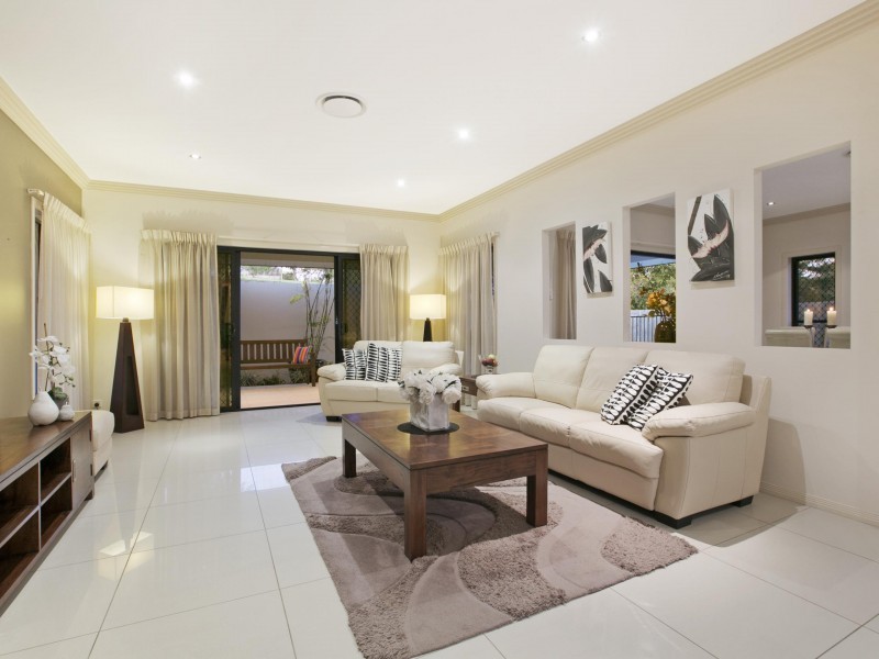 8 Lachlan Drive, Wakerley QLD 4154
