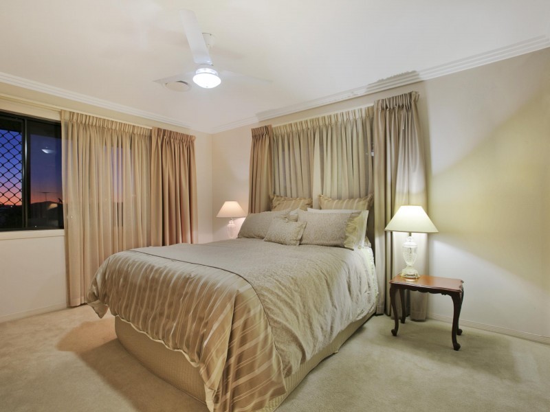8 Lachlan Drive, Wakerley QLD 4154