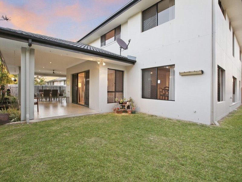 8 Lachlan Drive, Wakerley QLD 4154