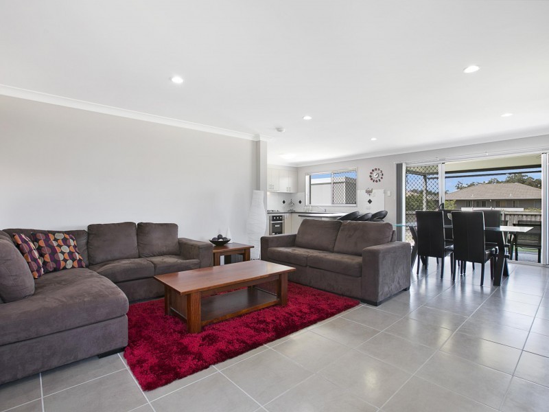 122 Lexey Crescent, Wakerley QLD 4154