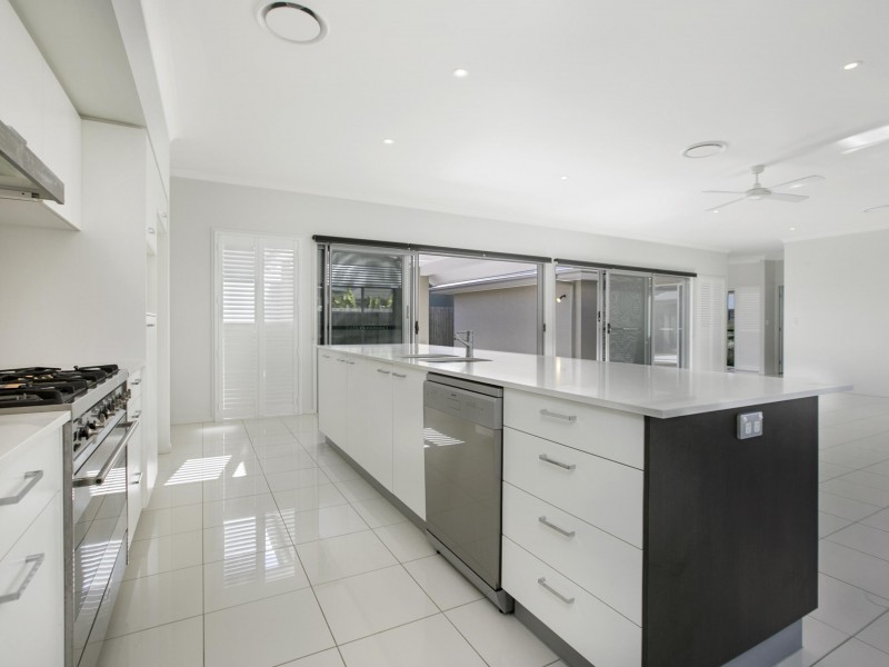 28 Esk Crescent,, Wakerley QLD 4154