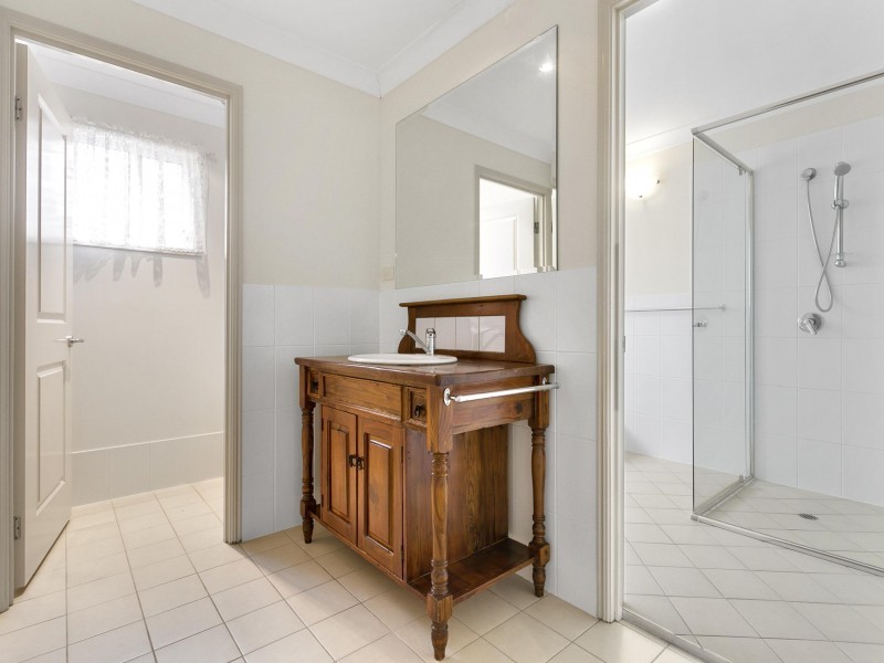 43 Thorne Road, Birkdale QLD 4159