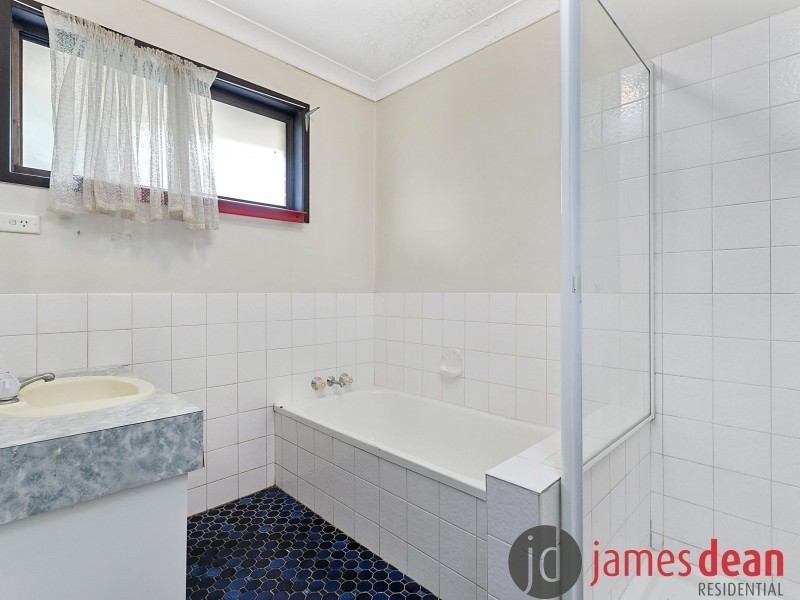 1  Barada Street, Belmont QLD 4153