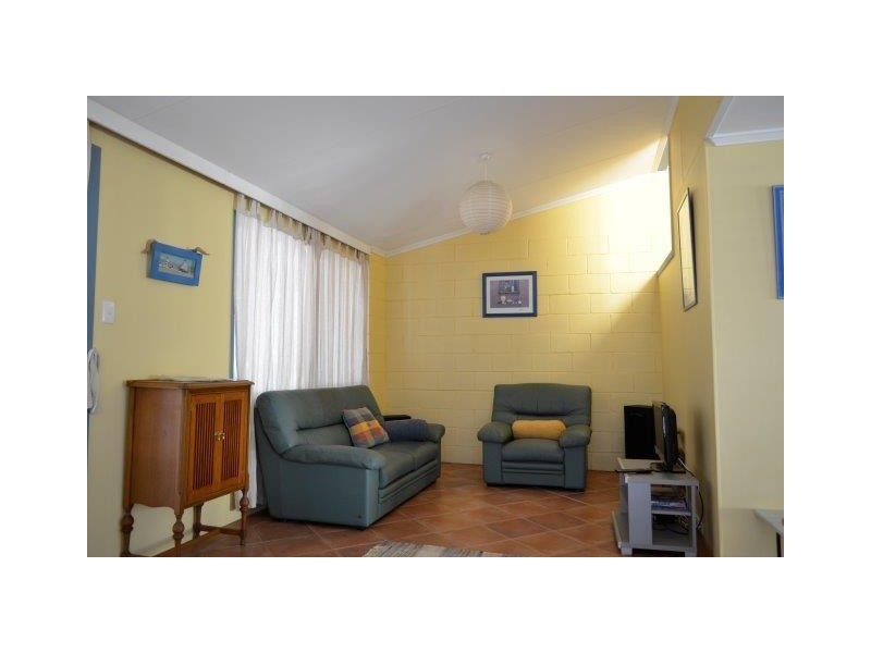 61  Kooringal Esplanade, Kooringal QLD 4025